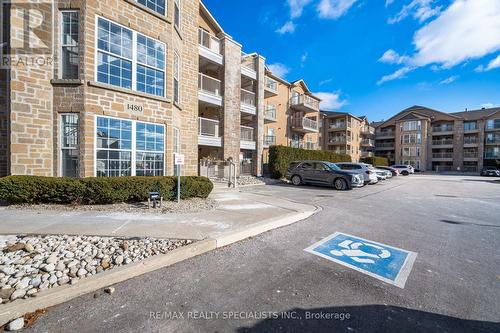 211 - 1480 Bishops Gate, Oakville, ON - Outdoor With Balcony With Facade