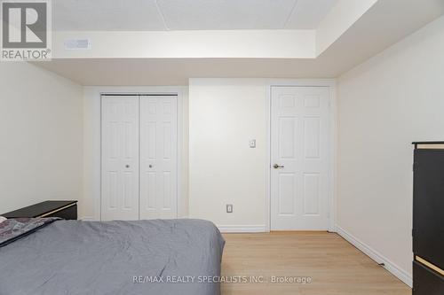 211 - 1480 Bishops Gate, Oakville, ON - Indoor Photo Showing Bedroom