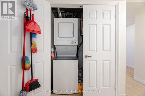 211 - 1480 Bishops Gate, Oakville, ON - Indoor Photo Showing Laundry Room