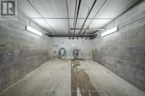 211 - 1480 Bishops Gate, Oakville, ON - Indoor Photo Showing Garage