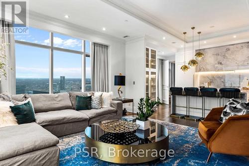 5101 - 311 Bay Street, Toronto, ON - Indoor Photo Showing Living Room