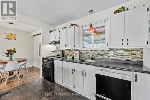 12 Curtiss Court, Barrie, ON - Indoor Photo Showing Kitchen