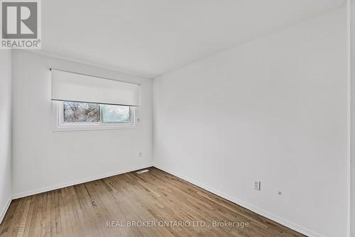 12 Curtiss Court, Barrie, ON - Indoor Photo Showing Other Room