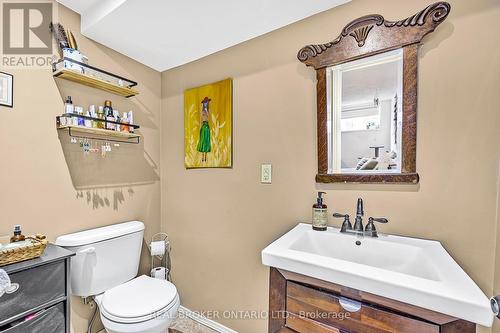 12 Curtiss Court, Barrie, ON - Indoor Photo Showing Bathroom