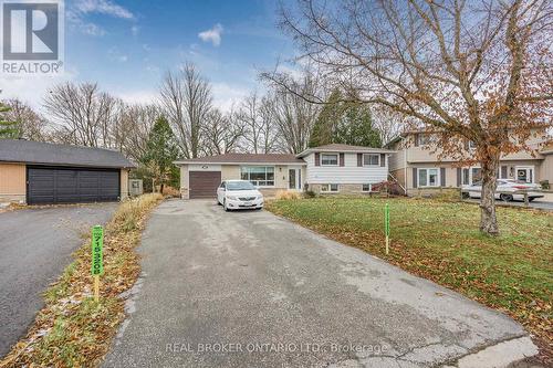 12 Curtiss Court, Barrie, ON - Outdoor With Facade