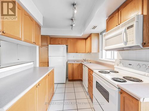 310 - 1140 Parkwest Place, Mississauga, ON - Indoor Photo Showing Kitchen