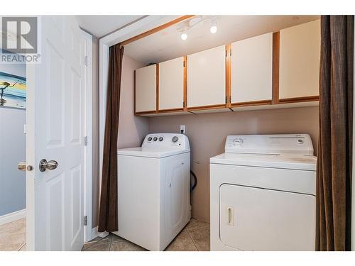 284 Drysdale Boulevard, Kelowna, BC - Indoor Photo Showing Laundry Room