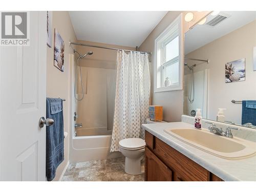 284 Drysdale Boulevard, Kelowna, BC - Indoor Photo Showing Bathroom