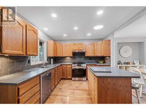 284 Drysdale Boulevard, Kelowna, BC - Indoor Photo Showing Kitchen With Double Sink