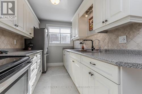 14 Montclair Crescent, Norfolk, ON - Indoor Photo Showing Kitchen