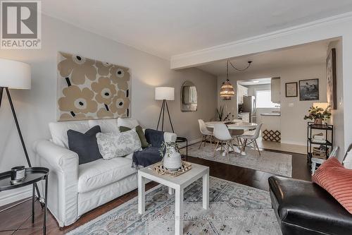 14 Montclair Crescent, Norfolk, ON - Indoor Photo Showing Living Room