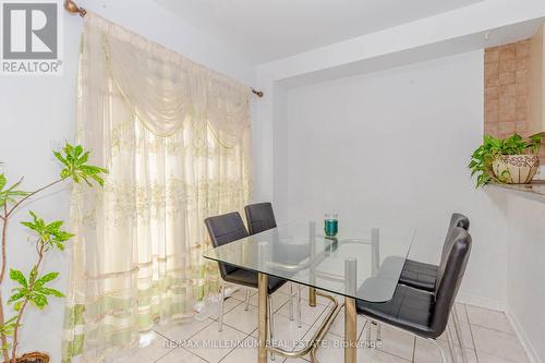 3256 Camberwell Drive, Mississauga, ON - Indoor Photo Showing Dining Room