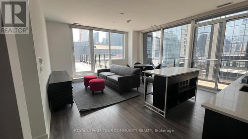 20 Edward Street S, Toronto, ON - Indoor Photo Showing Living Room