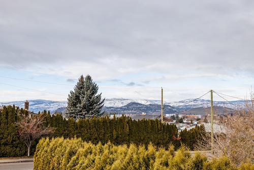 425 Eastbourne Road, Kelowna, BC - Outdoor With View