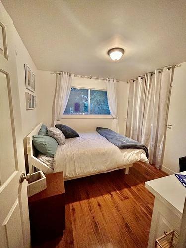 425 Eastbourne Road, Kelowna, BC - Indoor Photo Showing Bedroom