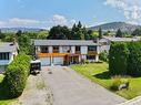 425 Eastbourne Road, Kelowna, BC  - Outdoor With Facade 