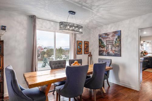 425 Eastbourne Road, Kelowna, BC - Indoor Photo Showing Dining Room