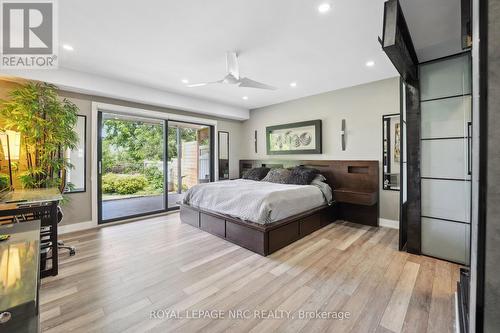 33 Leslie Drive, Hamilton, ON - Indoor Photo Showing Bedroom