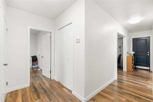 220 Bredin Drive, Winnipeg, MB - Indoor Photo Showing Other Room