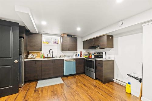 220 Bredin Drive, Winnipeg, MB - Indoor Photo Showing Kitchen