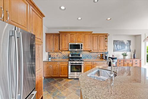 1998 Cornerstone Drive, West Kelowna, BC - Indoor Photo Showing Kitchen With Double Sink