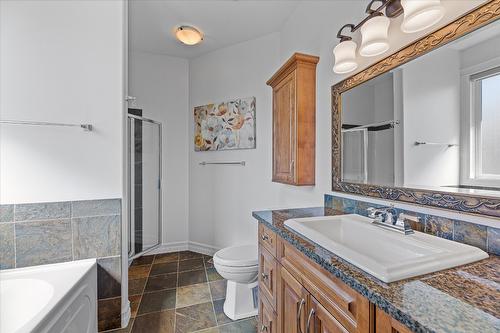 1998 Cornerstone Drive, West Kelowna, BC - Indoor Photo Showing Bathroom