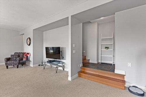 1998 Cornerstone Drive, West Kelowna, BC - Indoor Photo Showing Other Room