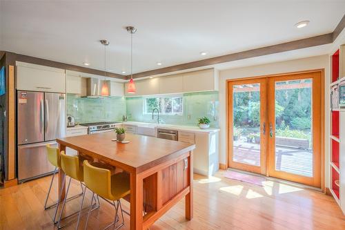 830 Three Mile Road, Penticton, BC - Indoor Photo Showing Kitchen