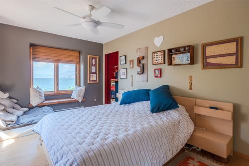 830 Three Mile Road, Penticton, BC - Indoor Photo Showing Bedroom