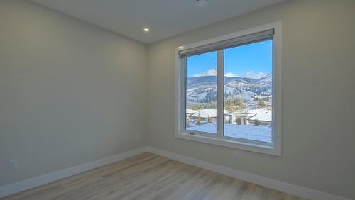 937 Royal Troon Lane, Kelowna, BC - Indoor Photo Showing Other Room