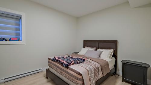 937 Royal Troon Lane, Kelowna, BC - Indoor Photo Showing Bedroom