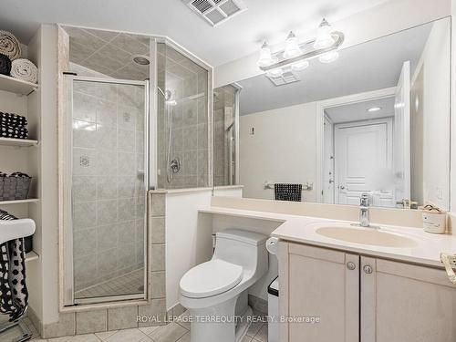 1719-15 Northtown Way, Toronto, ON - Indoor Photo Showing Bathroom