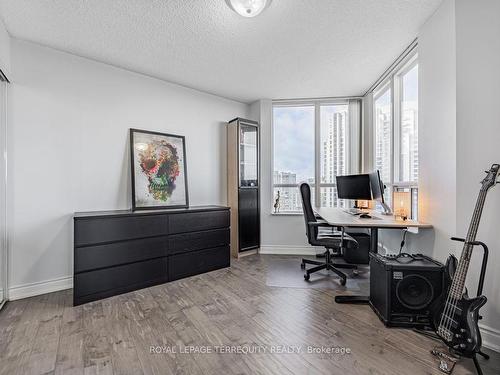 1719-15 Northtown Way, Toronto, ON - Indoor Photo Showing Office