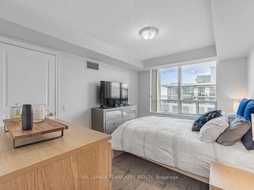 1719-15 Northtown Way, Toronto, ON - Indoor Photo Showing Bedroom