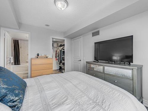 1719-15 Northtown Way, Toronto, ON - Indoor Photo Showing Bedroom