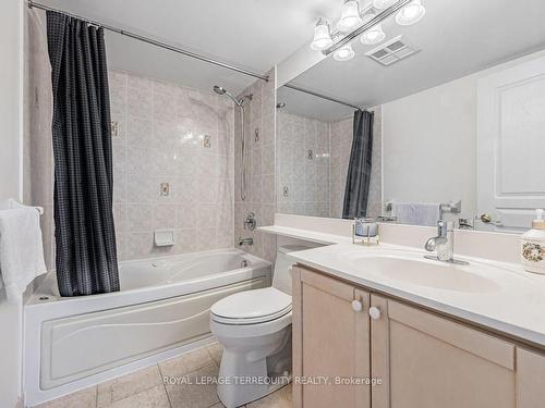 1719-15 Northtown Way, Toronto, ON - Indoor Photo Showing Bathroom