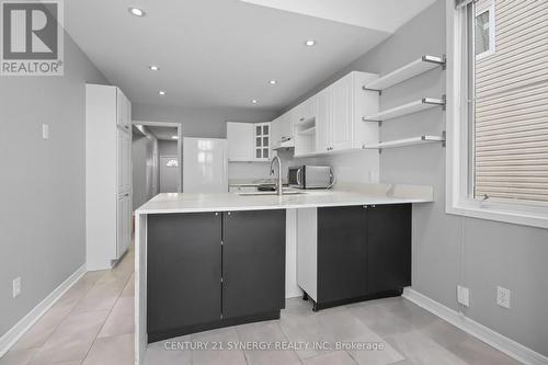 24 Avonhurst Avenue, Ottawa, ON - Indoor Photo Showing Kitchen