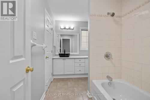 24 Avonhurst Avenue, Ottawa, ON - Indoor Photo Showing Bathroom