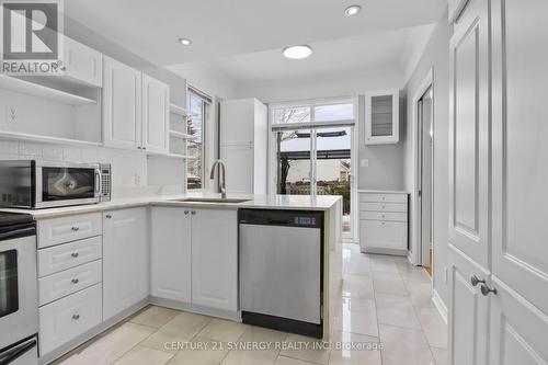 24 Avonhurst Avenue, Ottawa, ON - Indoor Photo Showing Kitchen