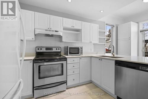 24 Avonhurst Avenue, Ottawa, ON - Indoor Photo Showing Kitchen