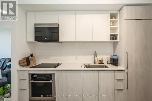 2305 - 2033 Kennedy Road, Toronto (Agincourt South-Malvern West), ON - Indoor Photo Showing Kitchen With Upgraded Kitchen