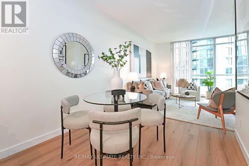 824 - 231 Fort York Boulevard, Toronto, ON - Indoor Photo Showing Dining Room