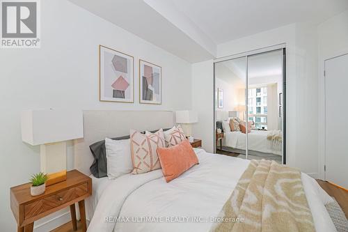 824 - 231 Fort York Boulevard, Toronto, ON - Indoor Photo Showing Bedroom