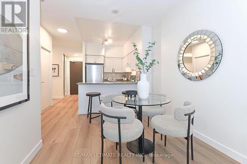 824 - 231 Fort York Boulevard, Toronto, ON - Indoor Photo Showing Dining Room