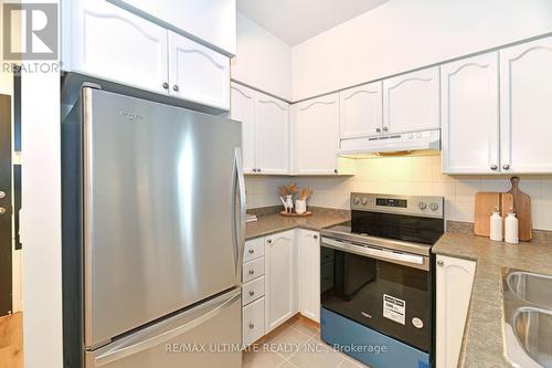 824 - 231 Fort York Boulevard, Toronto, ON - Indoor Photo Showing Kitchen With Stainless Steel Kitchen With Double Sink