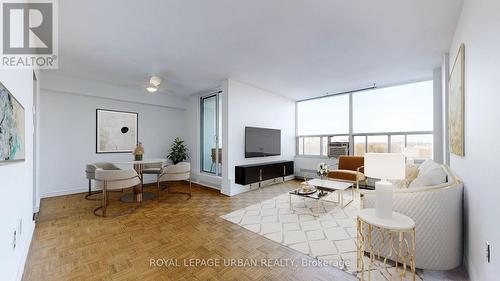 1102 - 60 Pavane Linkway Way, Toronto, ON - Indoor Photo Showing Living Room