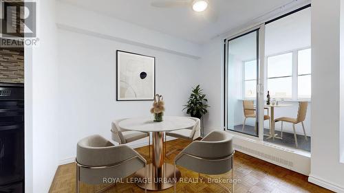 1102 - 60 Pavane Linkway Way, Toronto, ON - Indoor Photo Showing Dining Room