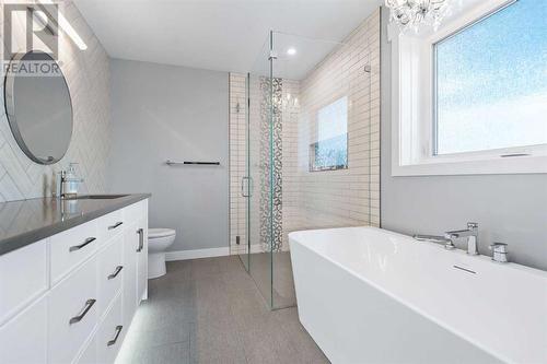 1 Toal Close, Red Deer, AB - Indoor Photo Showing Bathroom