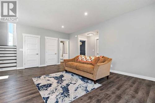 1 Toal Close, Red Deer, AB - Indoor Photo Showing Living Room