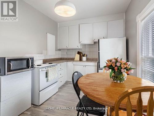 9 Ramore Street, Cambridge, ON - Indoor Photo Showing Kitchen